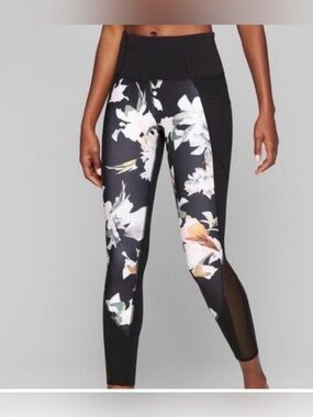 Athleta‎ Blossom Intuition Floral Black 7/8 Leggings Size S